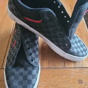 Mens Vans Shoes so 11